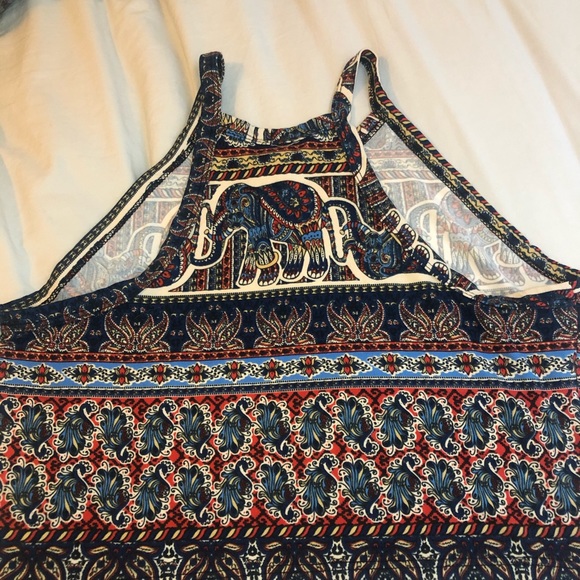 crop top with elefante on them - Picture 4 of 8